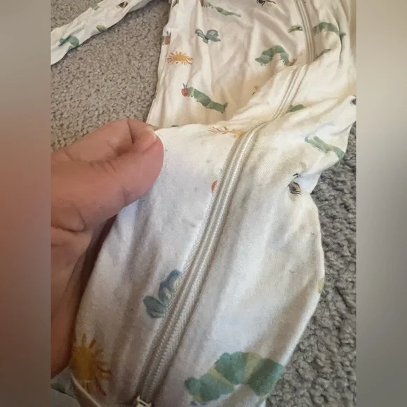 Kyte Baby x Eric Carle Hungry Caterpillar Bamboo Zipper Sleeper 6–12M - Picture 2 of 4